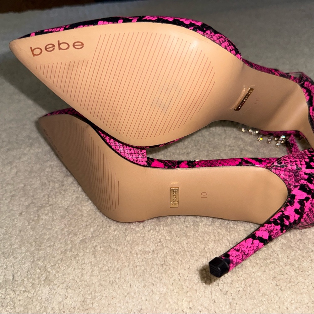 bebe Hot Pink Snake Print Pointed Toe Heels with Gold Chain - Picture 3 of 6